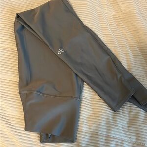 ALO Yoga Gray Leggings with Modern Fit